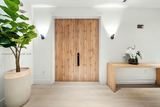 Building Photo - 100 South Pointe Dr Unit 1701