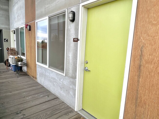 Photo - ECOFL01 Unidad 405