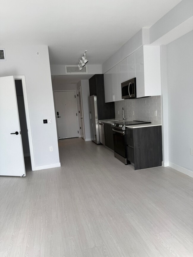 Photo - 222 SE 3rd St Unidad S1