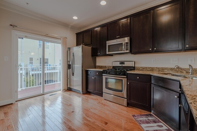 Photo - 132 N Duncan St