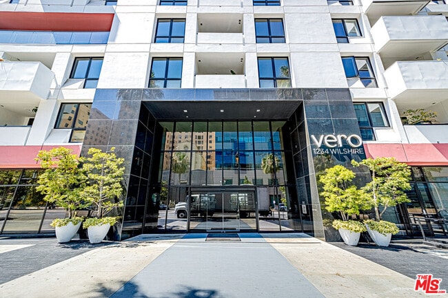 Building Photo - 1234 Wilshire Blvd Unit 321