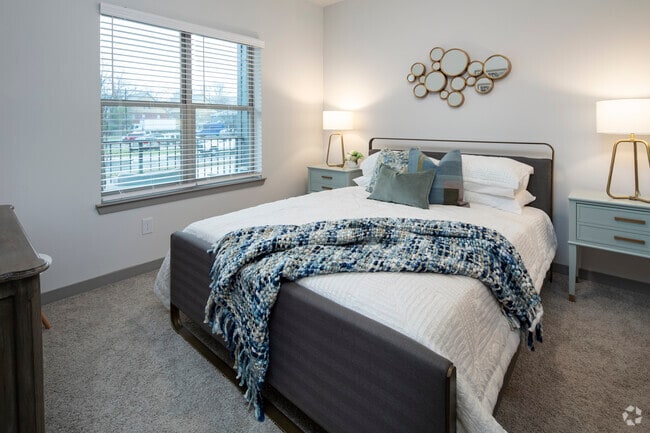 1 bed, 1 bath, 733 sq ft