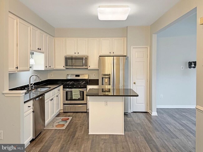 Photo - 25415 Morse Dr