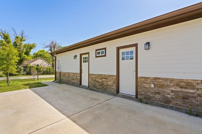 Photo - 7101 Foster St