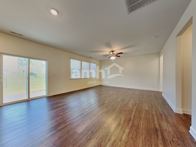 Photo - 3224 Oakfields Rd