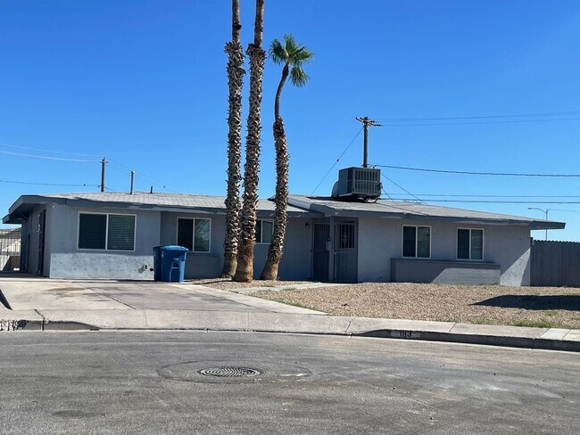 Building Photo - Beautiful Single-Story Home with Pool!