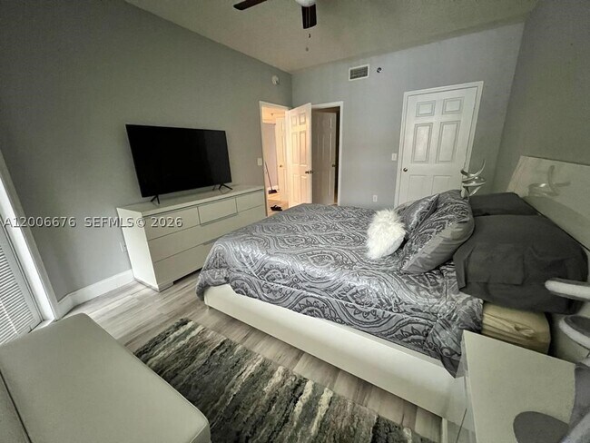 Photo - 3145 NE 184th St Unit 5302