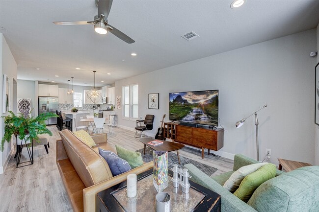 Building Photo - 18732 Centro Main St Unit B