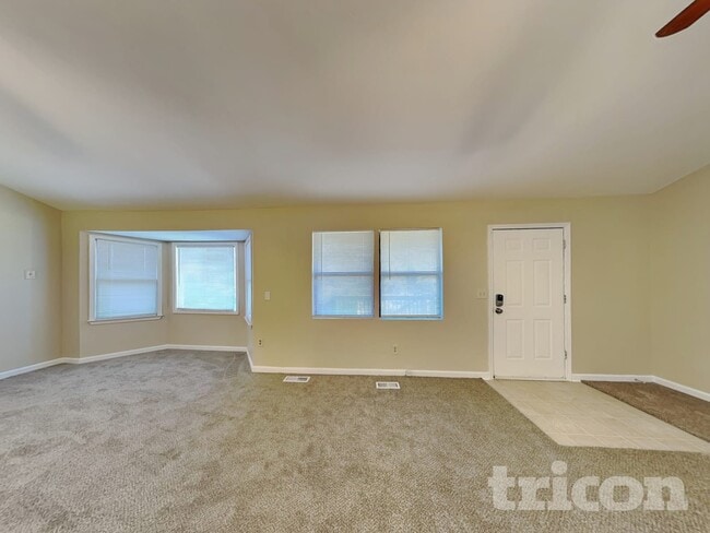 Photo - 8977 Tweeddale Dr