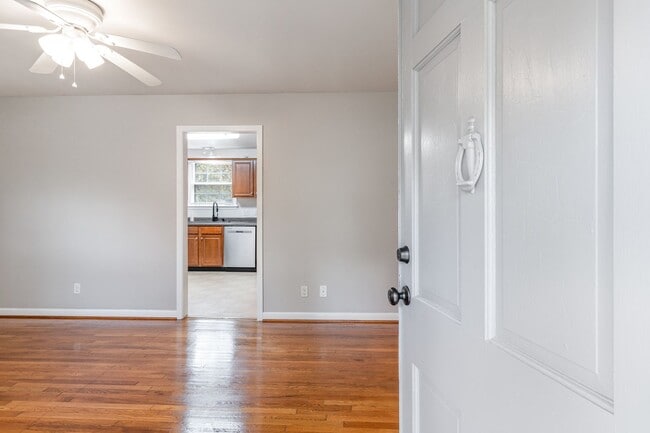 Photo - 5506 Bon Air Cir