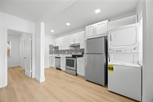 Building Photo - 412 SE 16th St Unit 4 Rental