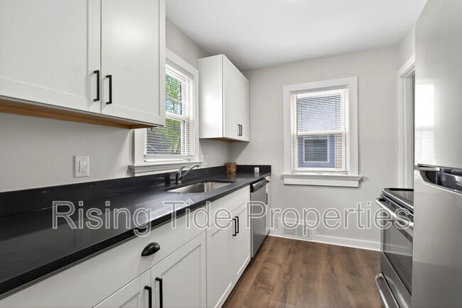 Photo - 1512 Emmons Ave