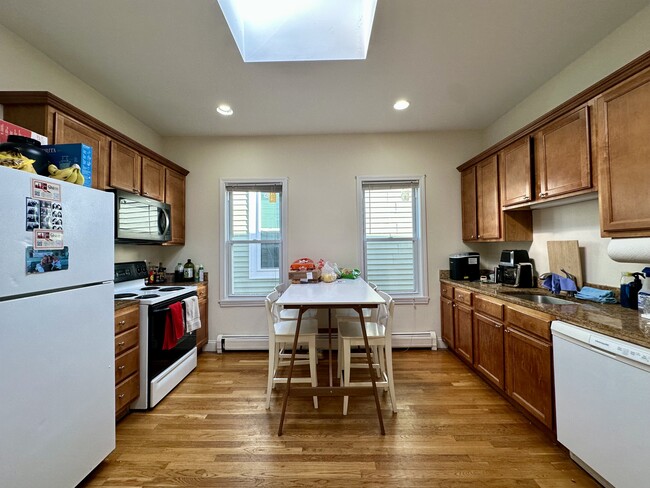 Photo - 143 Hillside St Unidad 2