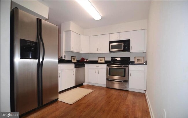 Photo - 3169 Hawthorne Dr NE