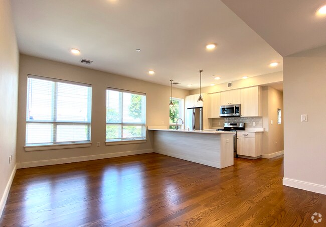 Building Photo - 1 Everett St Unit 501 Rental