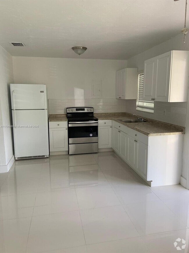 Building Photo - 320 NW 83rd St Unit 320 Rental