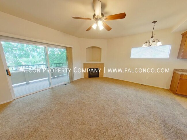 Photo - Fabulous Townhome in Iron Horse Villas! - ...