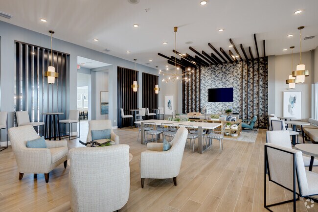 Clubhouse - Bayfront On Sand Lake