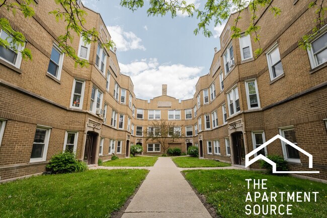 Building Photo - 4828.5 W Addison St Unit G