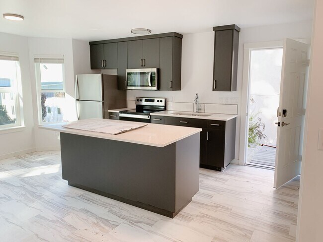 826 N Garden St Unit 201