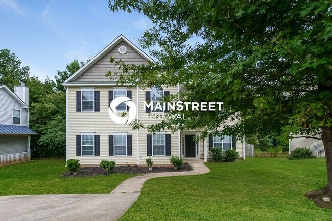 Photo - 3 Bedroom Pet-Friendly Home in College Park, GA with Main Street Renewal