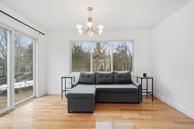 Photo - 724 Linwood St