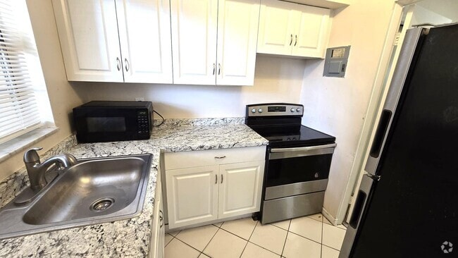 Building Photo - 3530 NW 43rd Ave Unit 106 Rental