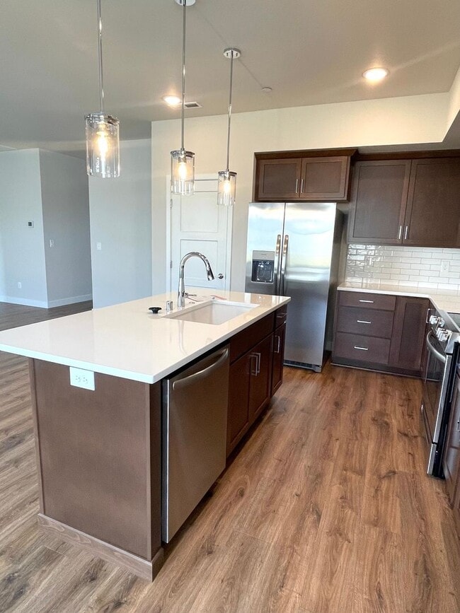 2560 Clark Rdg Dr
