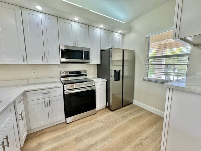 Photo - ** BRADSTROM AT LELY ** 3 BED / 2 BATH - CONDO - LIKE NEW! - GREAT LOCATION - ANNUAL RENTAL