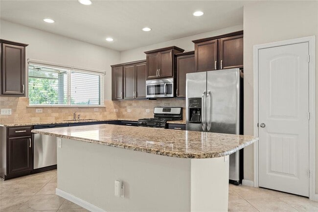 Photo - 307 Limestone Creek