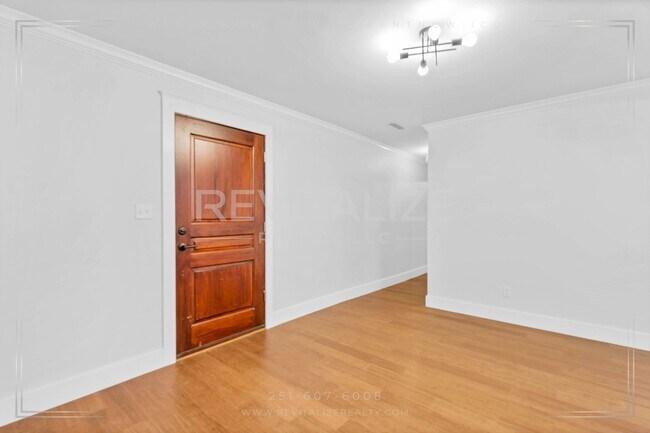 Photo - Newly Renovated 3 Bed / 2.5 Bath with Doub...