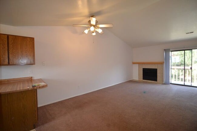 Photo - Clean, Bright upstairs Banyan Hollow Condo w/ central A/C! Unit 202