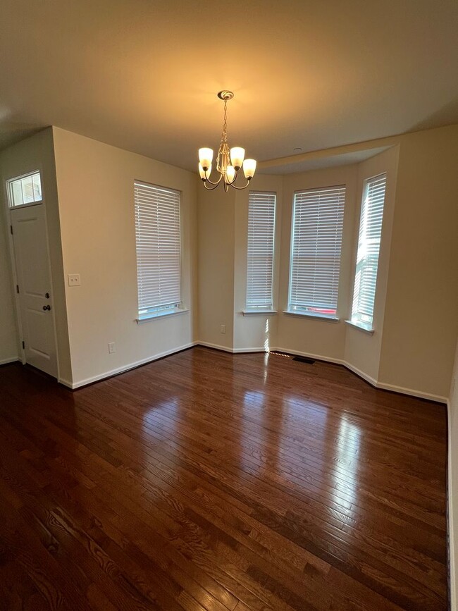 Photo - THREE BEDROOM TOWNHOME- PARKLAND SCHOOLS