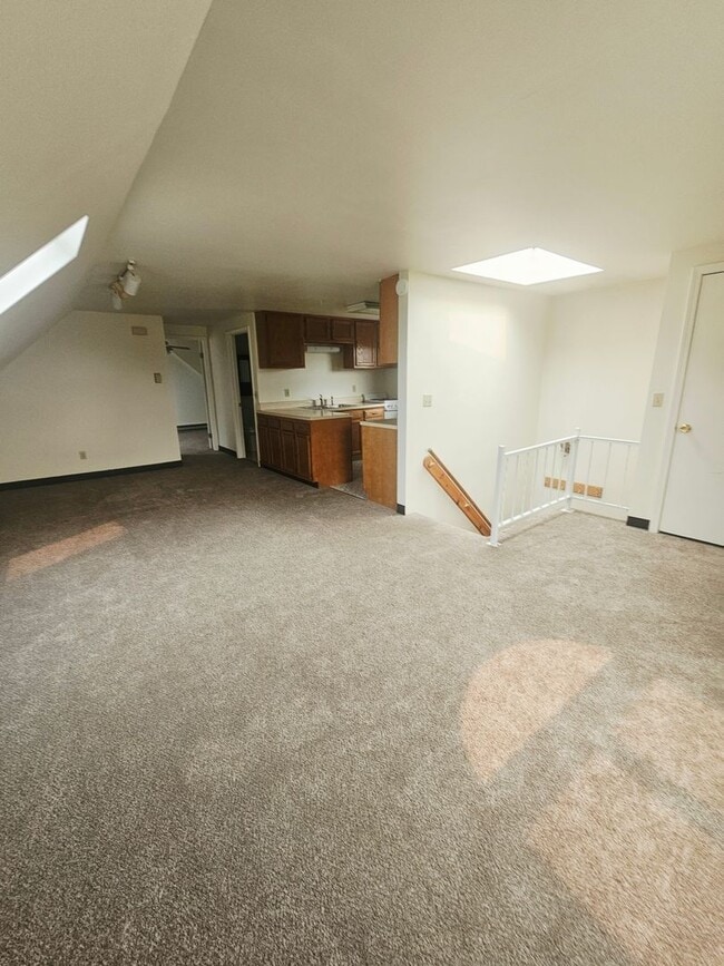 Photo - 731-733 Lincoln Ave. Unit 3rd Floor