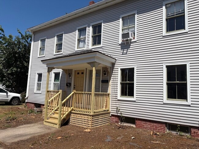 Building Photo - 11 Oakdale Pl Unit 11