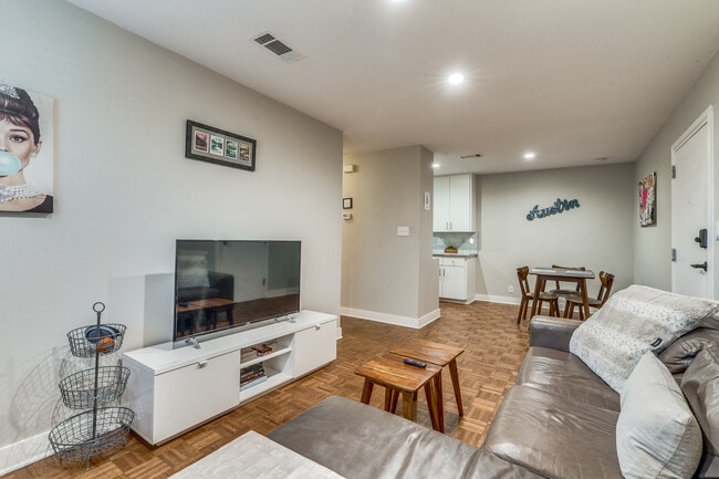 Nice 2/1 in historic South Austin - 3503 Clawson Rd Casa