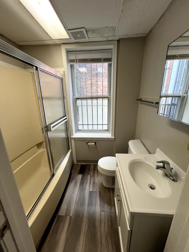 Photo - 4053 Sansom St