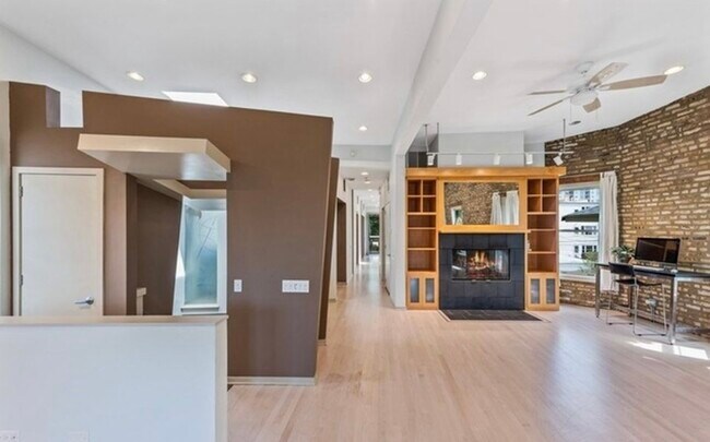 Photo - 1228 W Glenlake Ave Unit 2