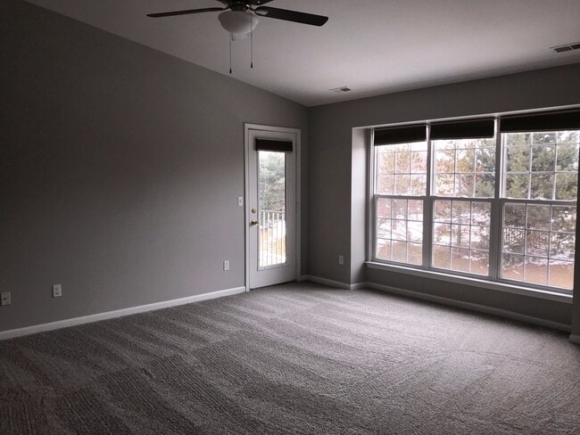 Photo - Sharp 2 bedroom, 2 bath upper condo in Not...