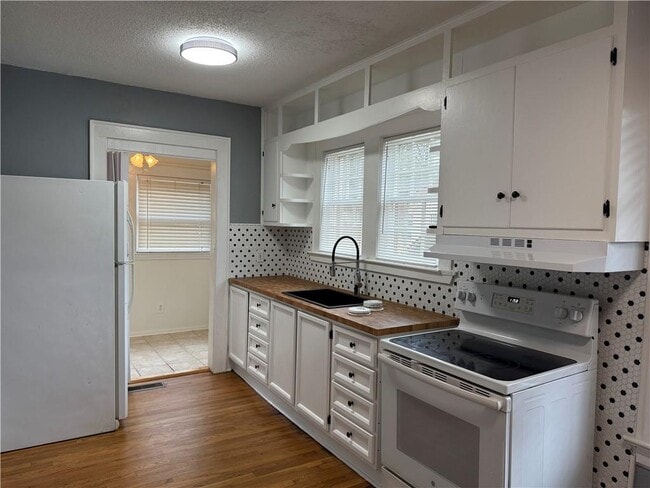 Photo - 1854 Virginia Ave Unidad 2