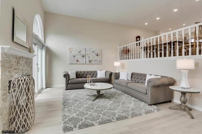 Photo - 433 Albacore Ln