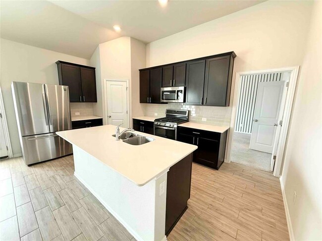 Photo - 301 Bright Star Ln