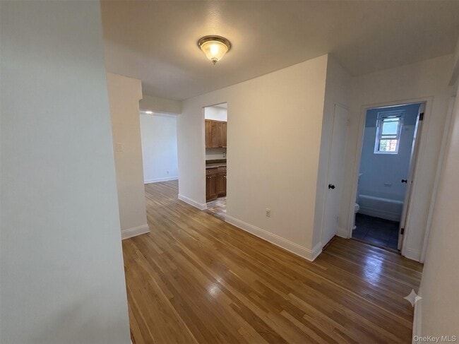 Photo - 245 Bronx River Rd Unit 7F