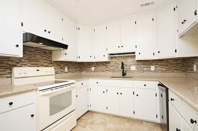 Photo - 2 Bedroom Condo in Birnam Wood