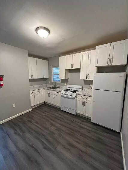 Unit 2 - 38 Columbia Ave Apartments Unit 2