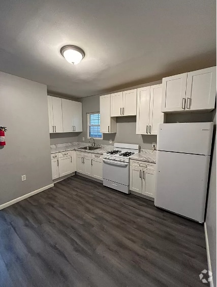 Building Photo - 38 Columbia Ave Unit 2 Rental