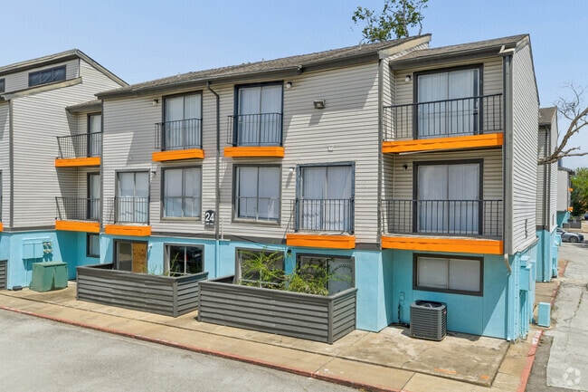 Building Photo - Residences at the Med