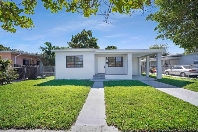 Photo - 50 E 13th St