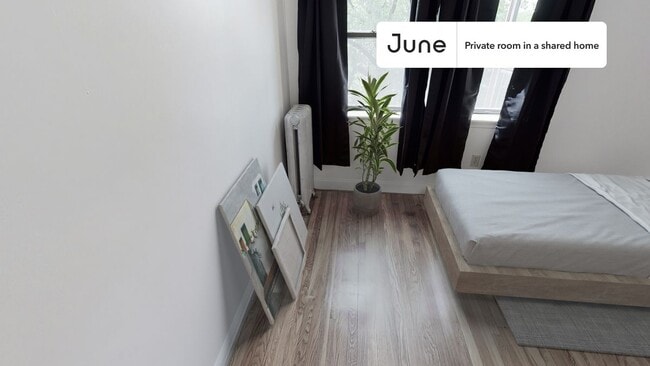 Photo - Room in Shared 4 bed/2 bath home Unidad 6D