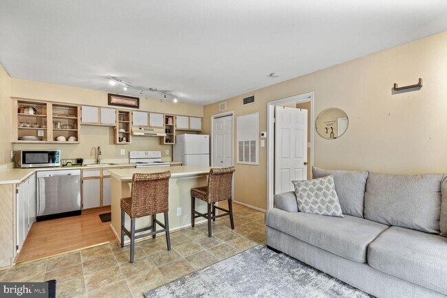 Photo - 3304 Wyndham Cir Unit 235